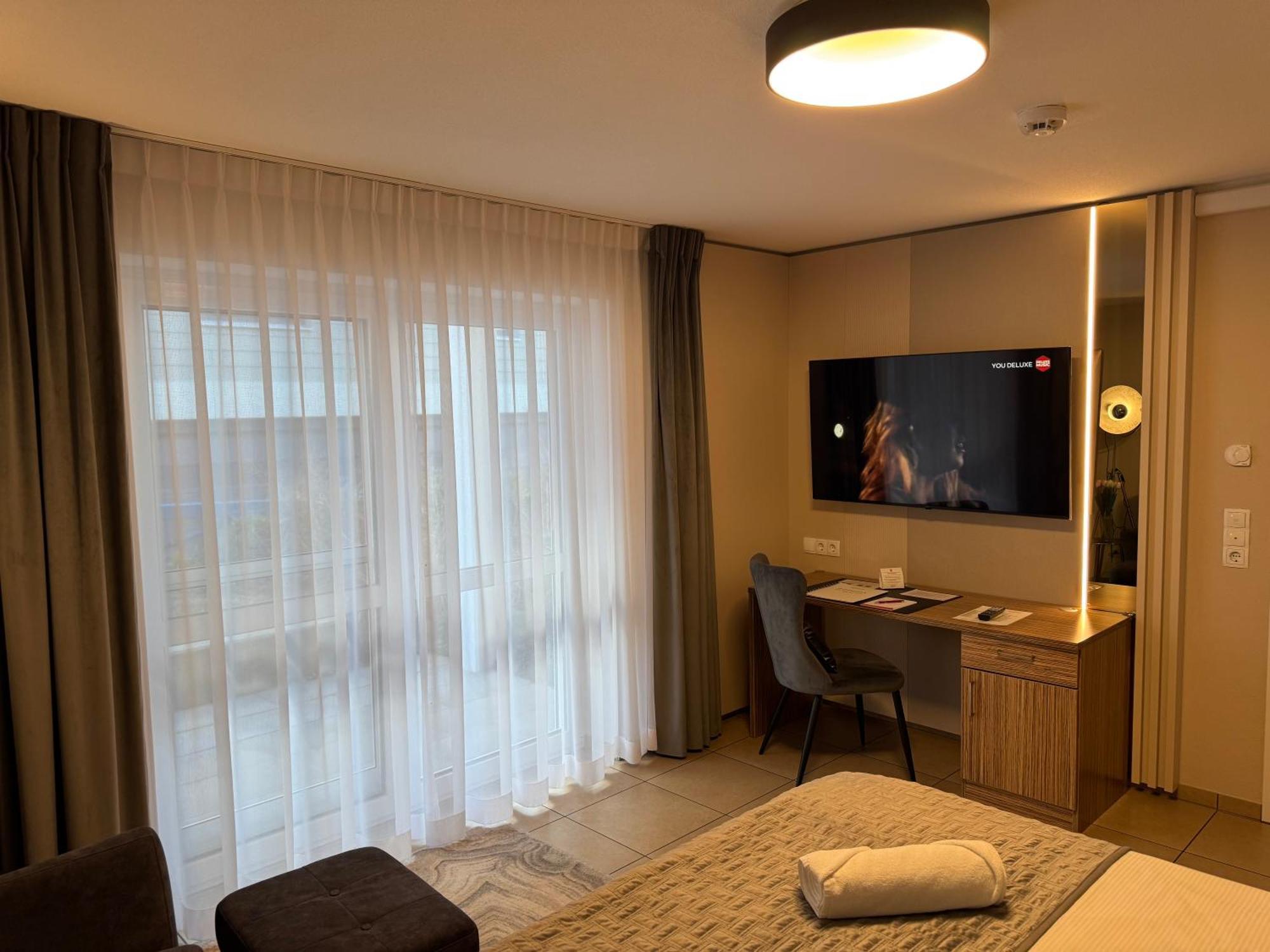 Boardinghouse - Adults Only -