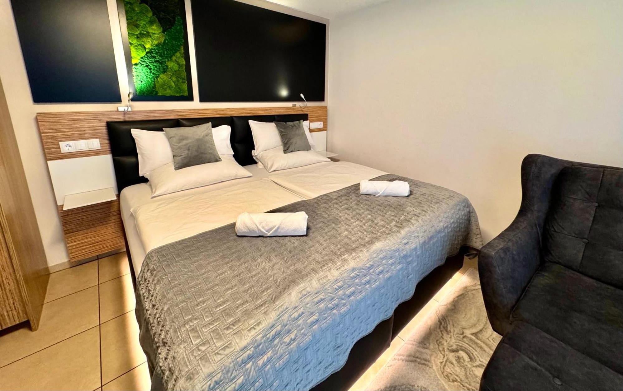 Boardinghouse - Adults Only -